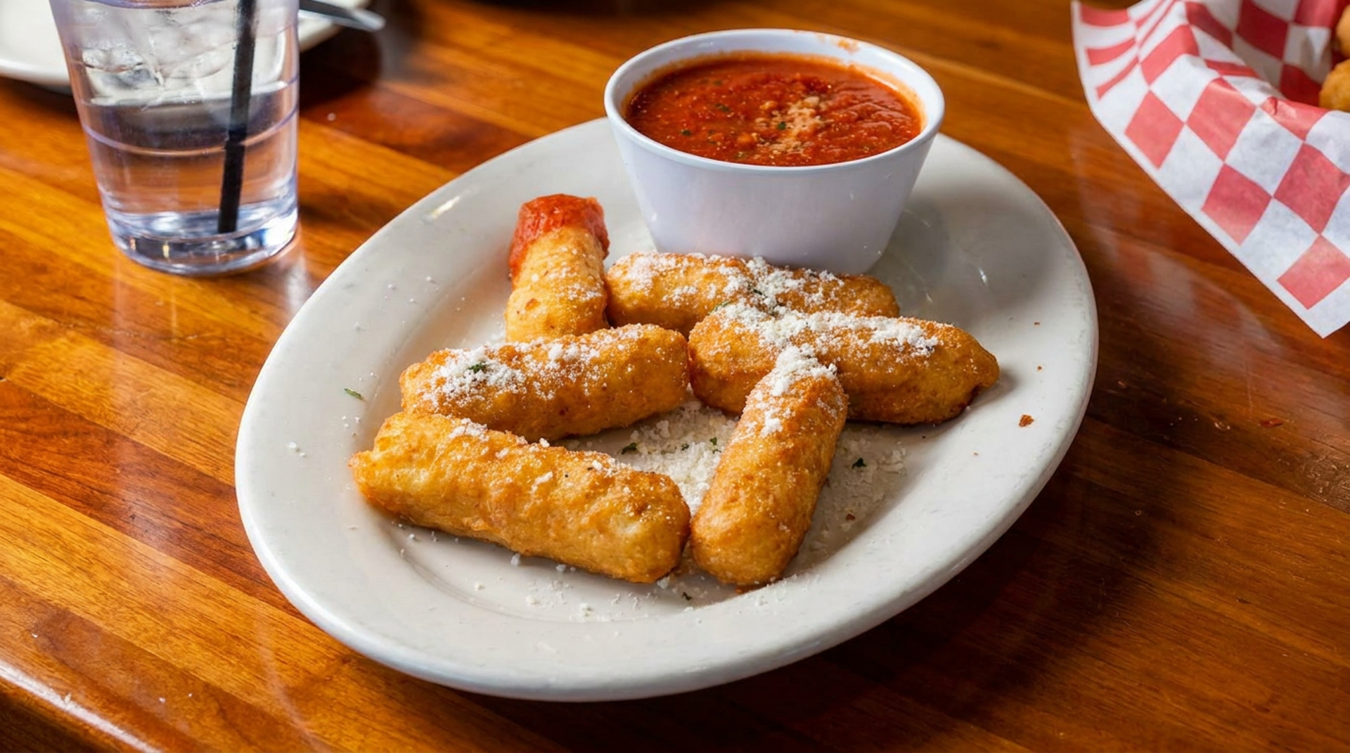 Mozzarella sticks with marinara